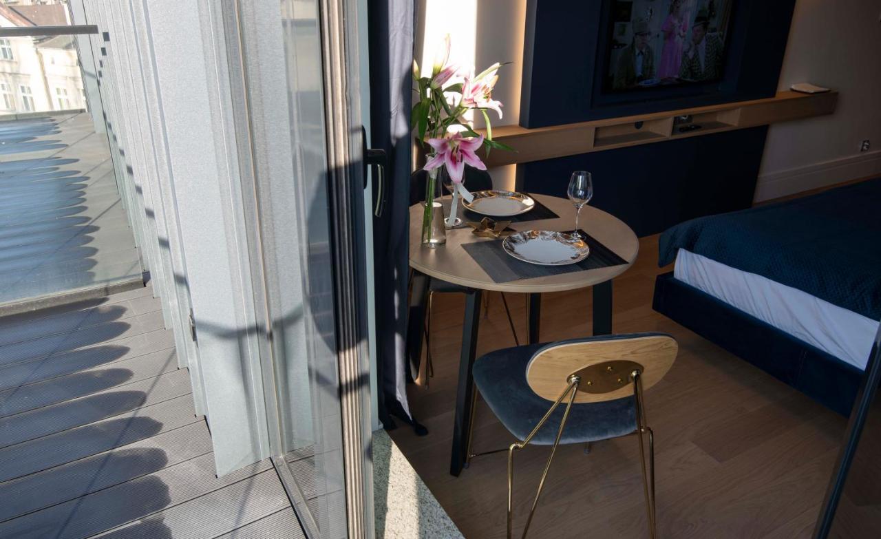 White Birds Apartment كراكوفيا المظهر الخارجي الصورة